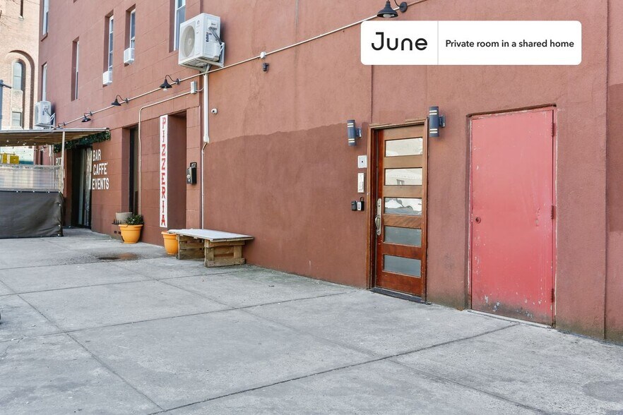 Building Photo - Room in Shared 4 bed/2 bath home