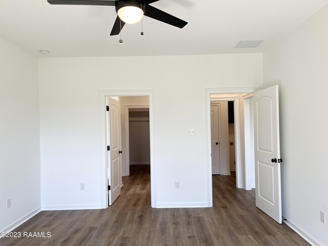 Building Photo - 120 Lightbourne Dr