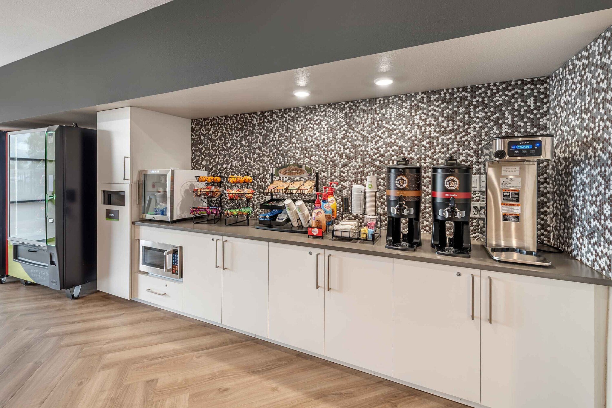 Building Photo - Furnished Studio-Colorado Springs - Center Park