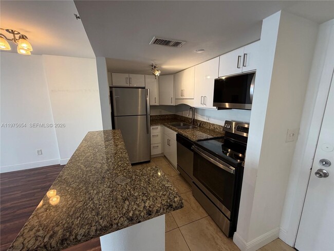 Building Photo - 770 Claughton Island Dr