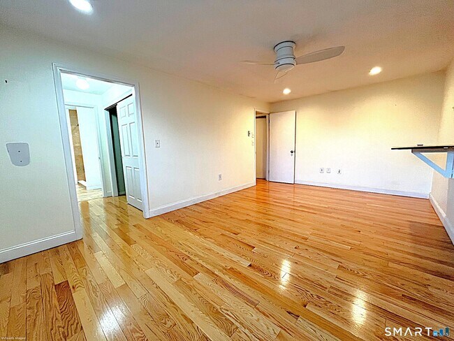 Building Photo - 24 Thorne Rd