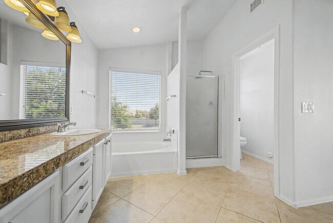 Building Photo - 1513 W Lark Dr