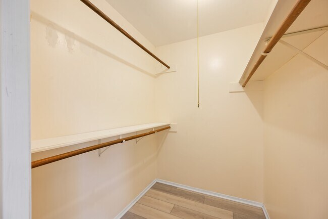 Building Photo - 4330 Willow Beach Dr