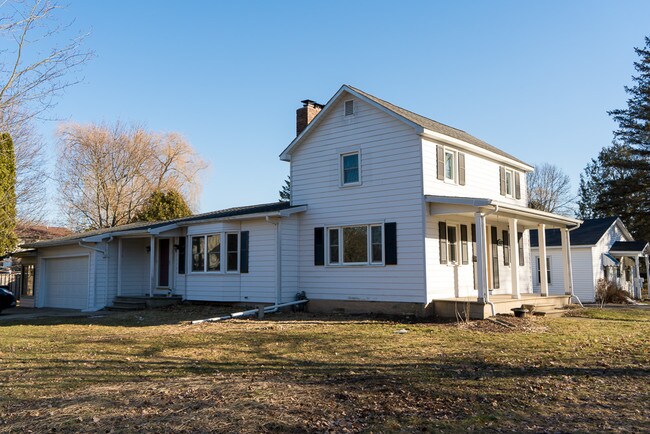 Building Photo - 603 Division St