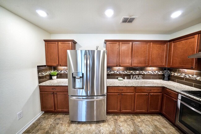 Building Photo - Charming 3-Bedroom Home in Meadows of Copp...