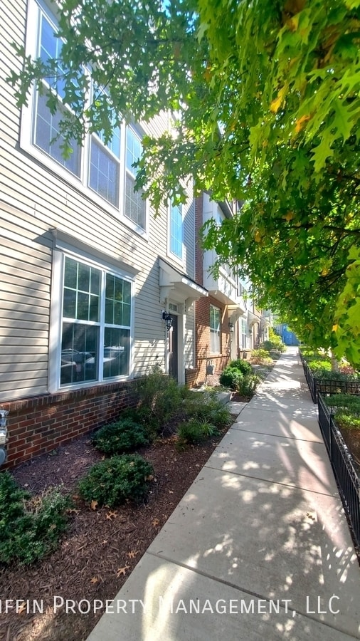 Building Photo - 2519 Auden Dr