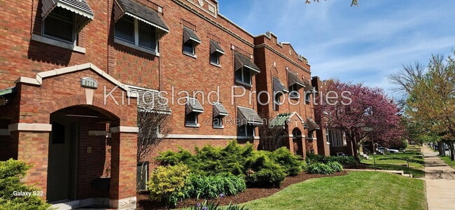 Building Photo - 3711 Bates St