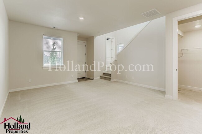 Building Photo - **SPECIAL OFFER $400.00 OFF FIRST MONTH RE...