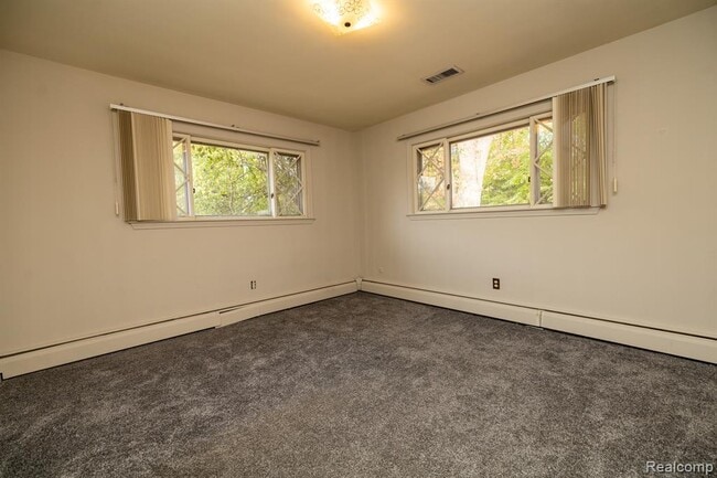 Building Photo - 851 Helston Rd