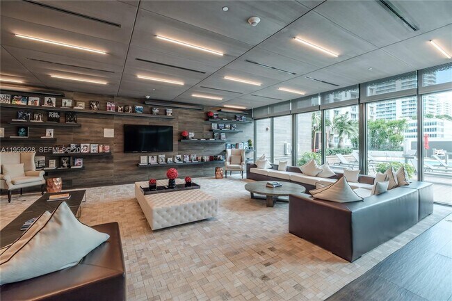 Building Photo - 1080 Brickell Ave