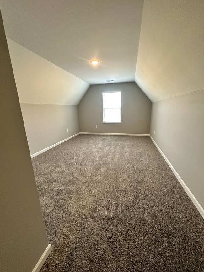 Building Photo - 4 bed, 2 bath home built in 2022