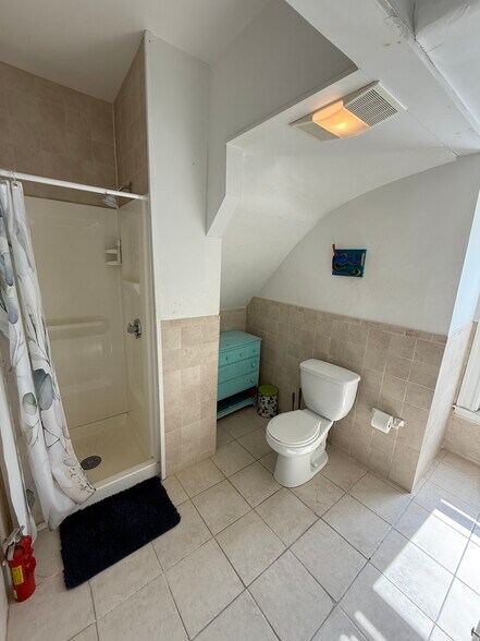 Building Photo - 42 Holyoke Rd