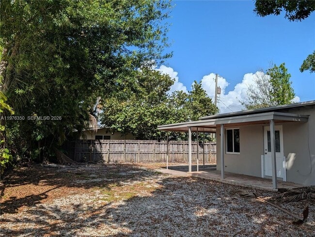 Building Photo - 1029 SW 22nd St