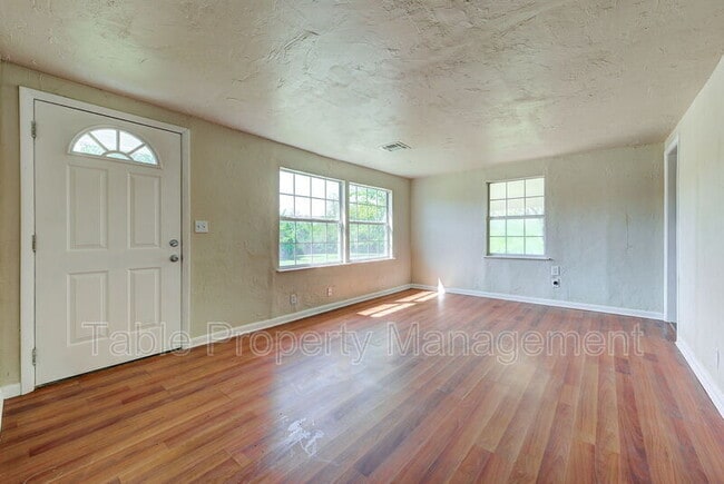 Building Photo - 4209 NE 16th St