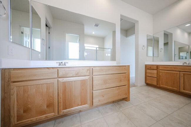 Building Photo - 25620 N 167th Dr