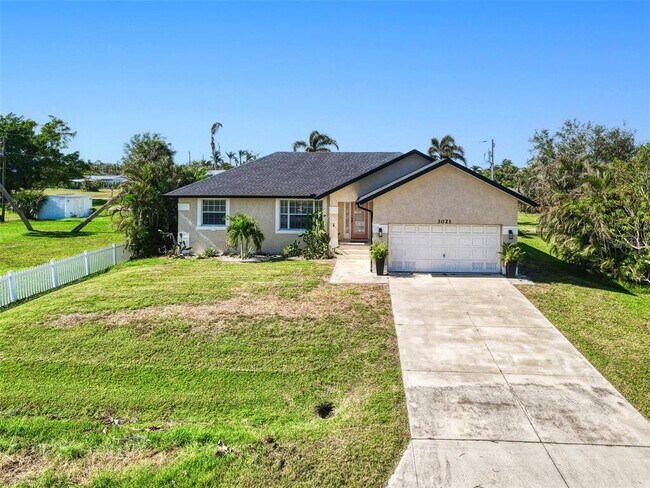 Building Photo - 3021 Palm Dr