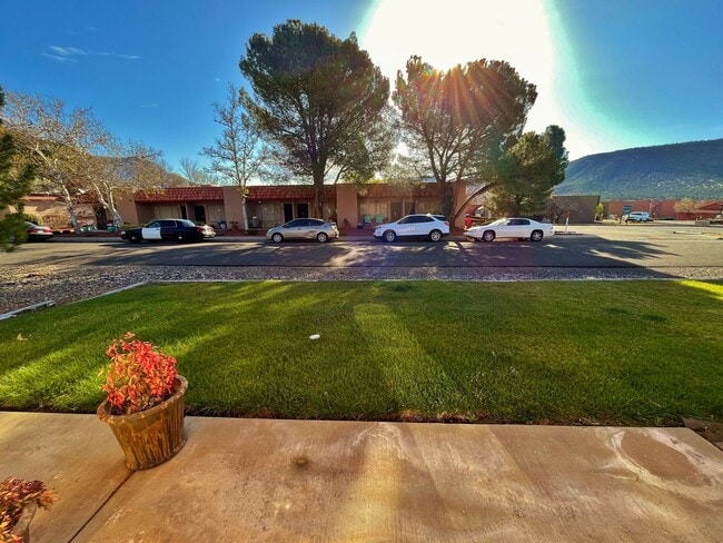 Building Photo - CONDO - VILLAGE OF OAK CREEK