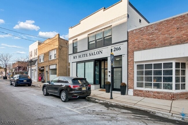 Building Photo - 266 Morris Ave