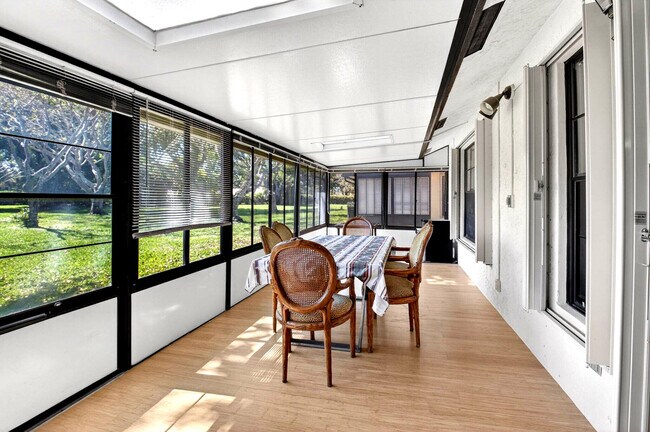Building Photo - 10938 Roebelini Palm Ct