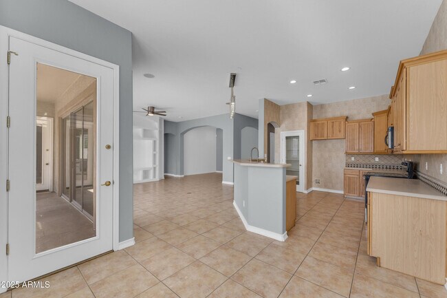Building Photo - 7913 N 88th Ln