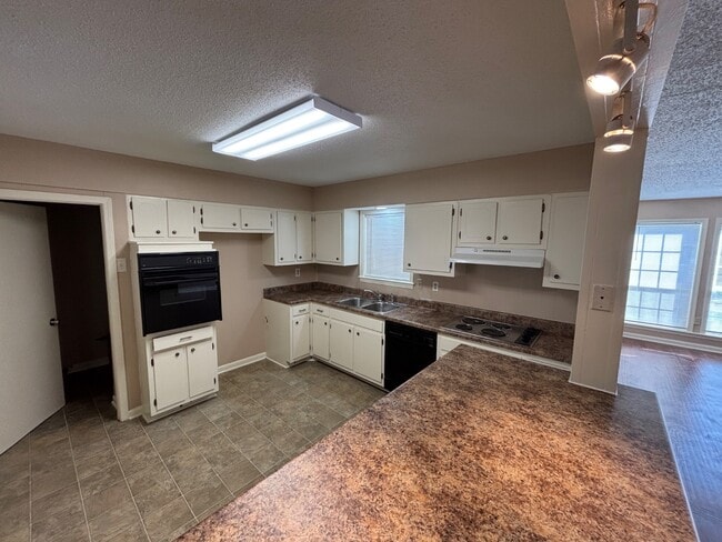 Building Photo - 6341 Wedgewick Cove