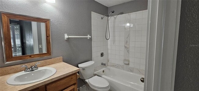 Building Photo - 606 SE 13th Ct