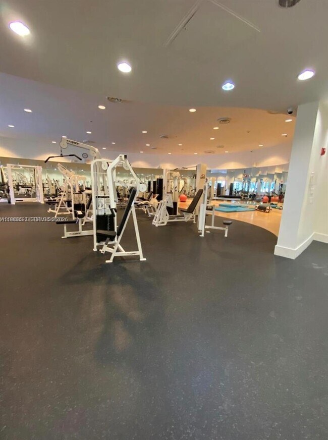 Building Photo - 5600 Collins Ave