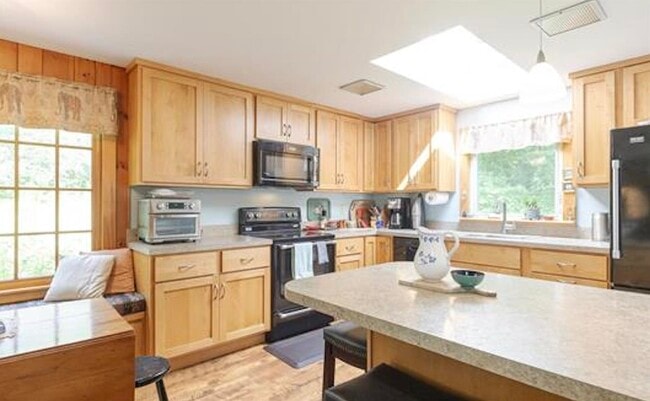 Building Photo - 51 Prospect Hill Rd