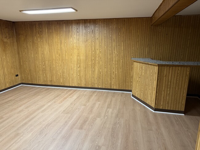 Building Photo - 7535 N Rockwell St