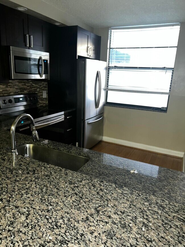 Building Photo - 3516 Whitehall Dr