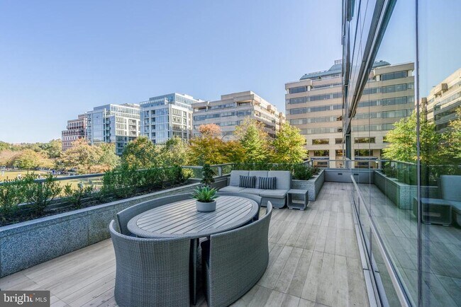 Building Photo - 2501 M St NW