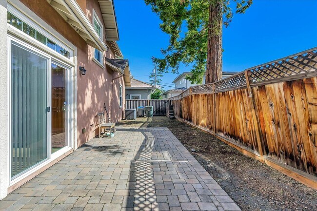 Building Photo - Wow! What a Great Home!