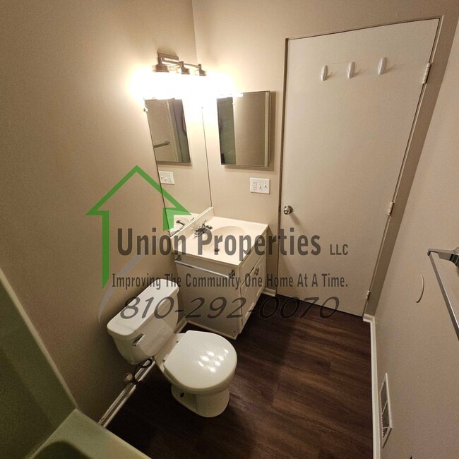 Building Photo - 1820 Kern St