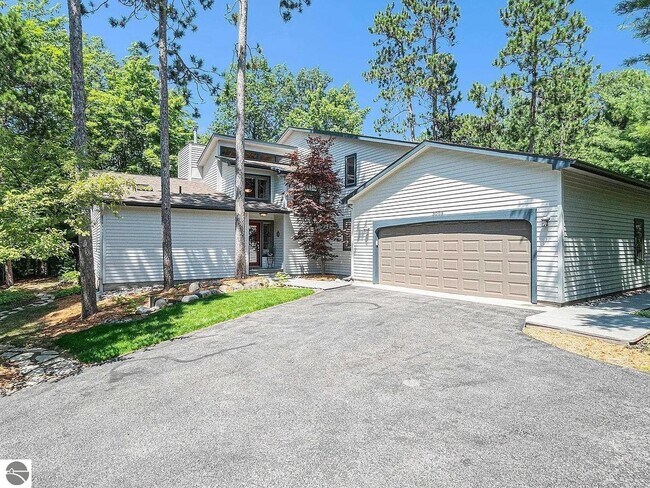 Building Photo - 3005 Wild Juniper Tr