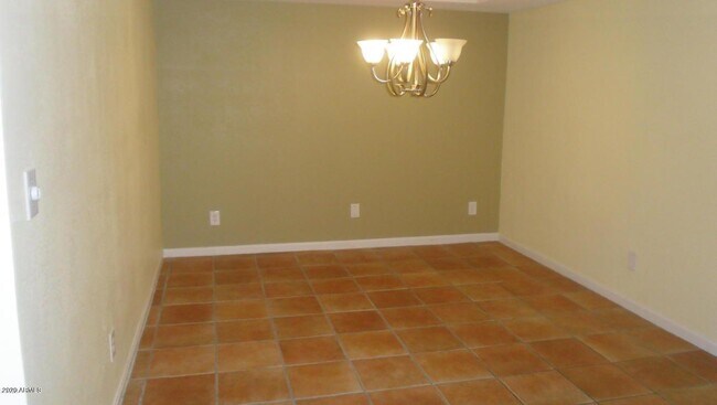 Building Photo - 8651 E Royal Palm Rd