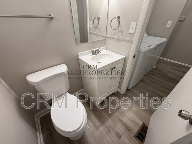 Building Photo - 3156 Dequincy St