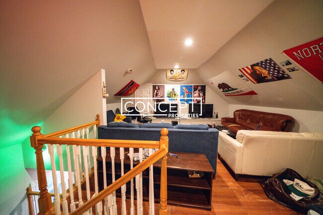 Building Photo - 63 Hillside St