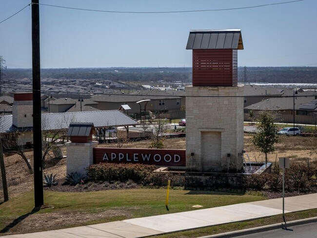 Building Photo - APPLEWOOD UNIT 1