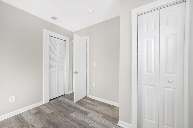 Building Photo - 6735 Ford Ave