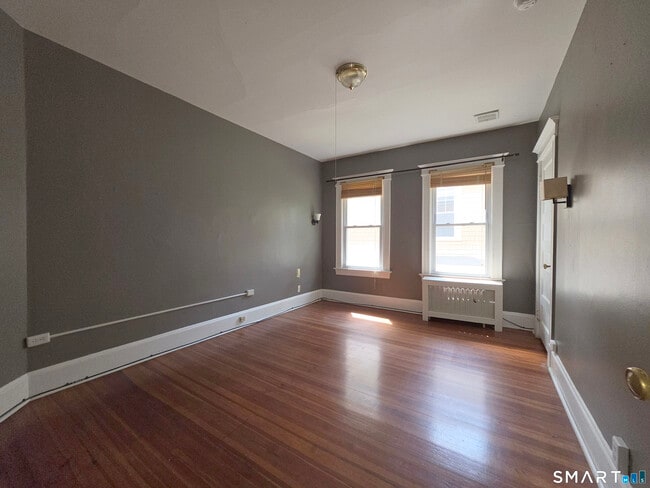 Building Photo - 805 Edgewood Ave
