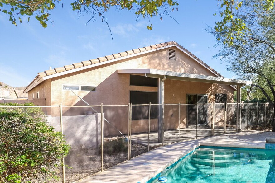 Building Photo - 20640 N 8th St