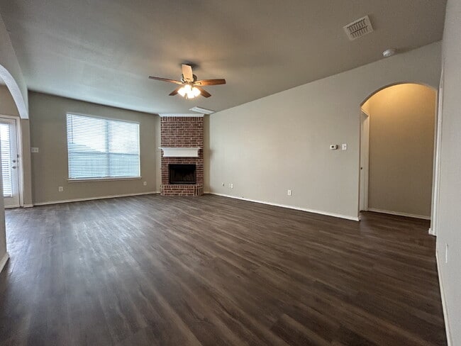 Building Photo - Large Two Story 5 Bedroom Home in Frenship Schools!