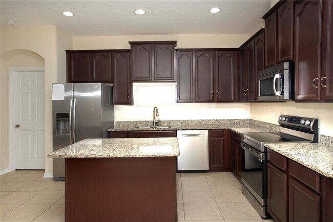 Building Photo - 1319 Rowantree Dr