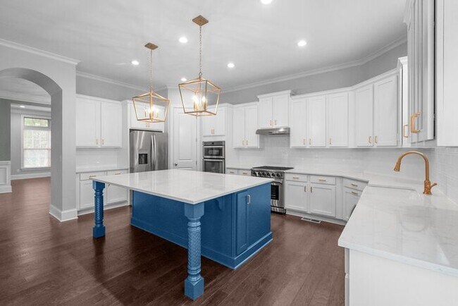 Building Photo - Stunning All-Brick Home in BridgeMill Community!