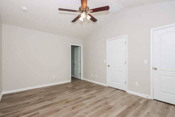 Building Photo - 4008 Everest Dr
