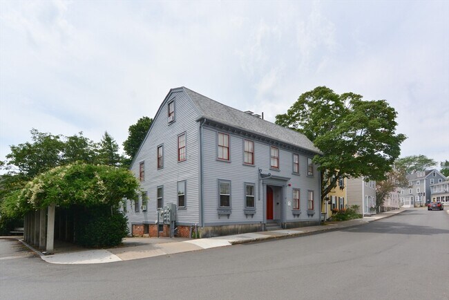 Building Photo - 9 State St