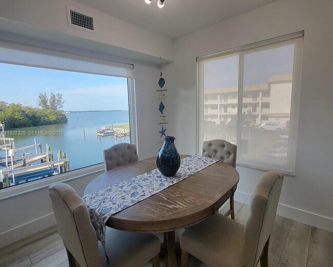 Building Photo - 3320 Gulf of Mexico Dr