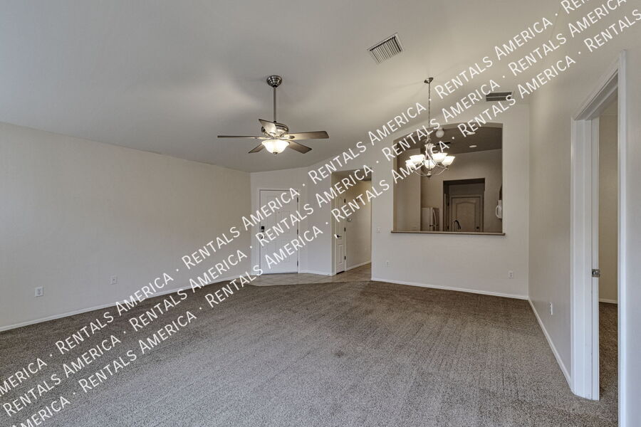 Building Photo - 6615 E Splendid Ln