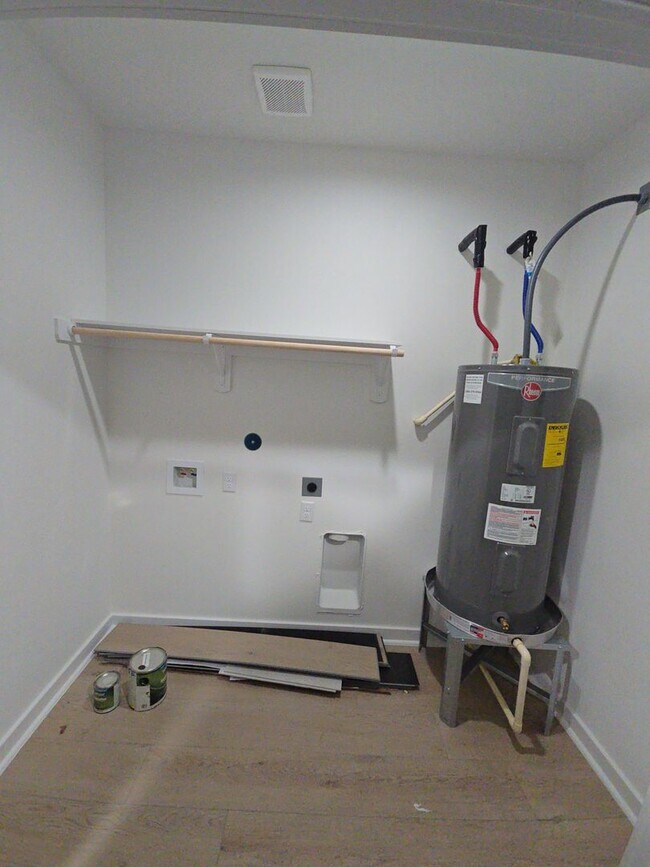 Building Photo - 8101 Venus St