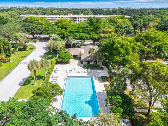 Building Photo - 808 Cypress Blvd